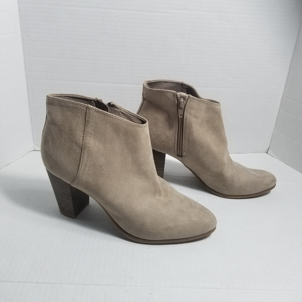 OLD NAVY WOMEN'S TAN ANKLE BOOTS SIZE 9